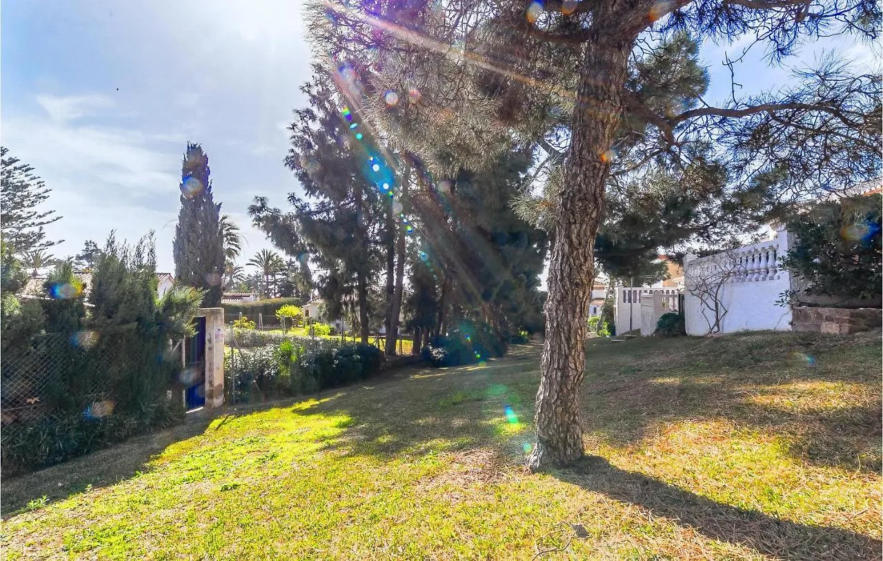 בית נופש 2 Bedroom Pet Friendly Home In מיחאס ספרד